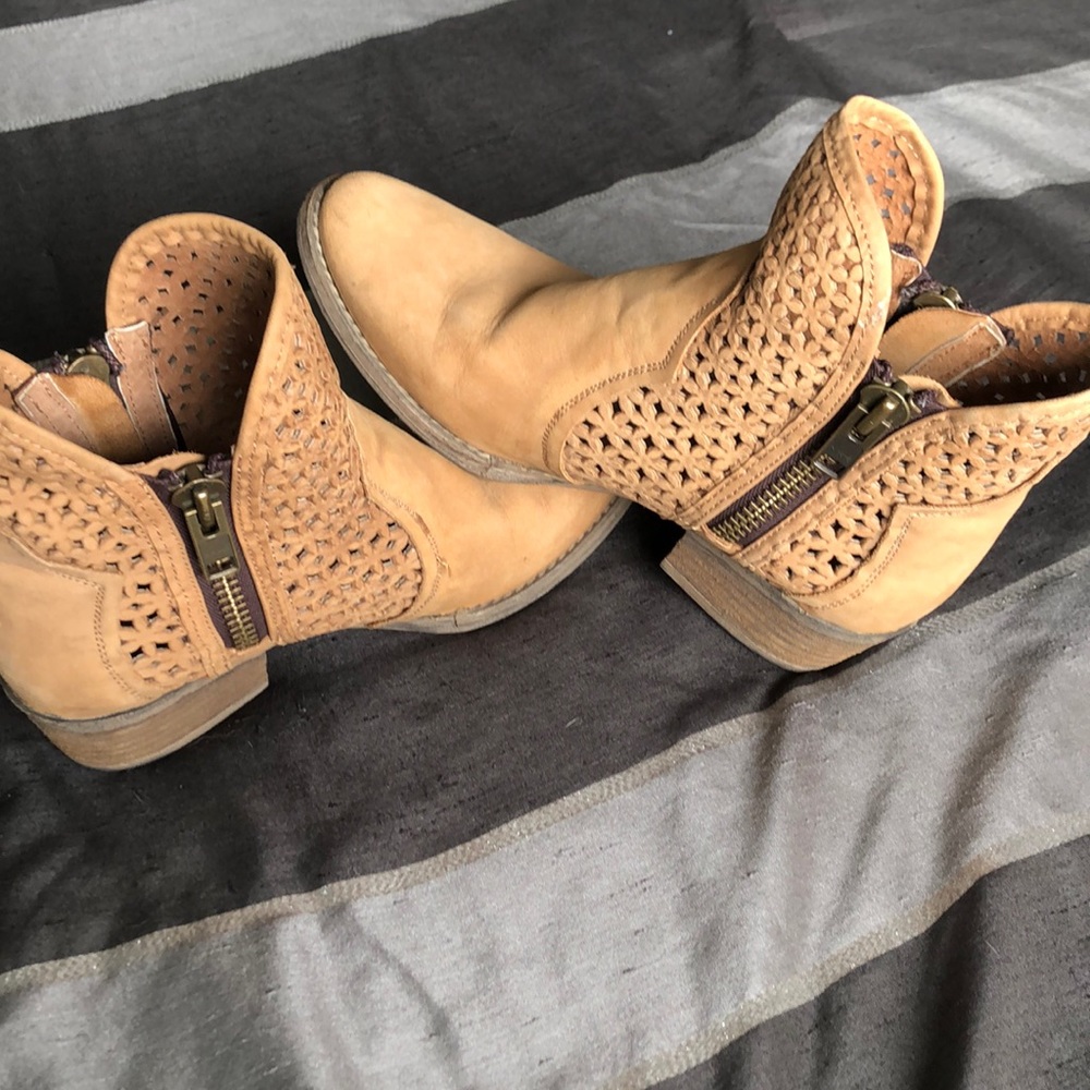 Circle G booties